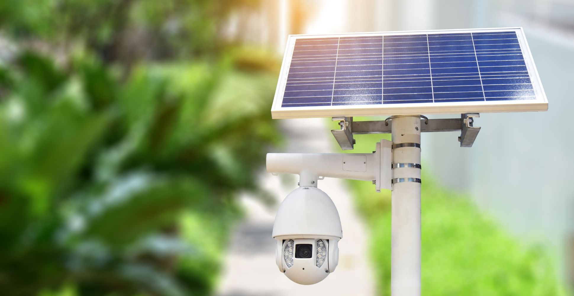 5 Best Solar Security Cameras UK (2022 Review) Spruce Up!